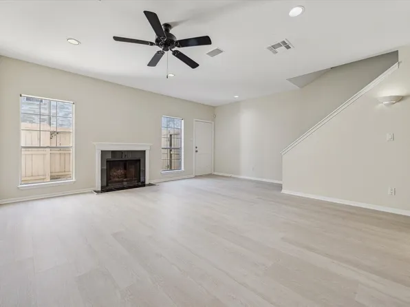 2968 Holly Hall St, Houston, TX 77054