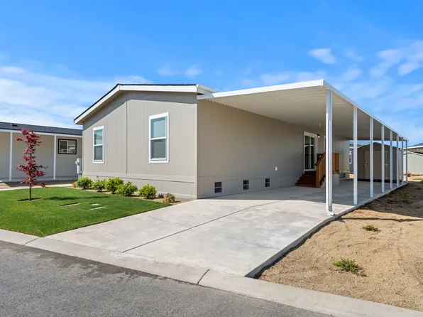 300 Luman Rd Unit 180, Phoenix, OR 97535