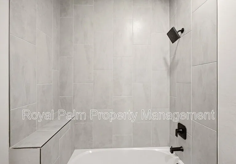 3750 NE 13th Ave — Photo 25