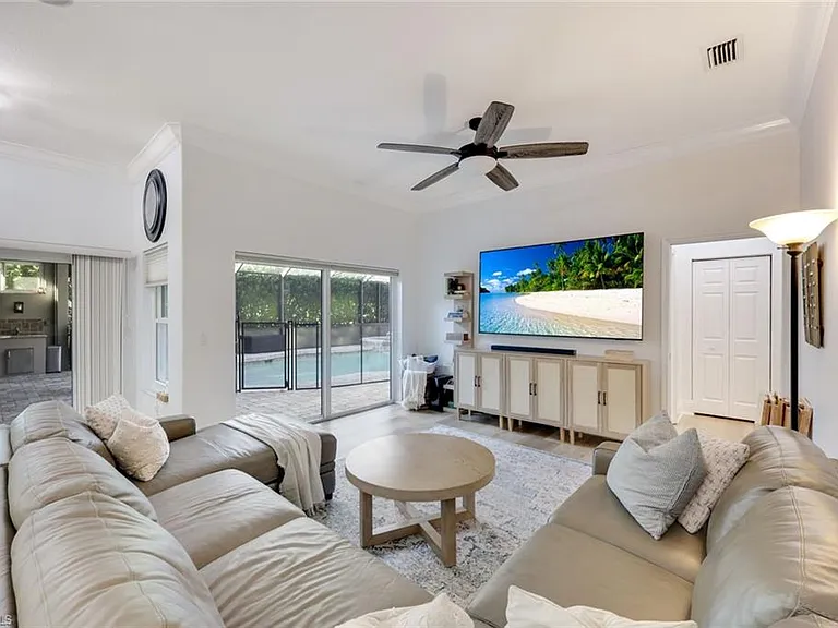 7500 Woodland Bend Cir — Photo 5