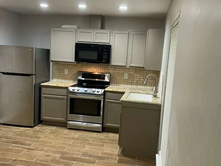 7126 Lugary Dr — Photo 1