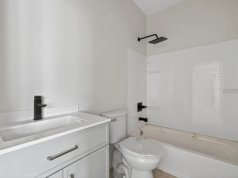 5220 Main St — Photo 2