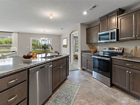 2nd image of 440 Glenhaven Way #754-201