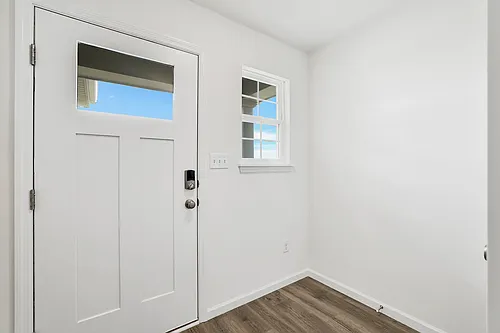 728 Courtshire Xing Photo 1