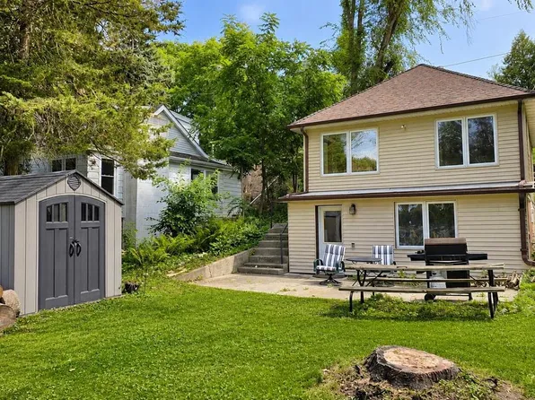 2481 N Wallace Lake DRIVE, West Bend, WI 53090