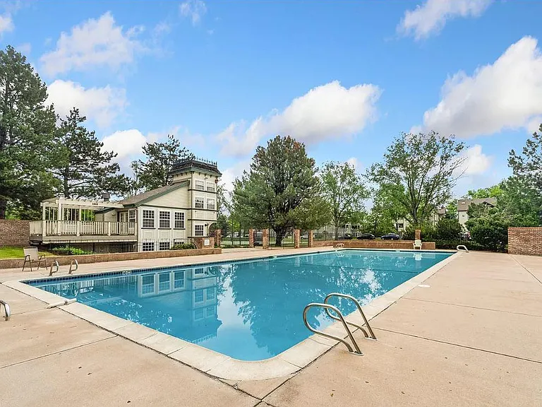 2828 Silverplume Dr #Q3 — Photo 4