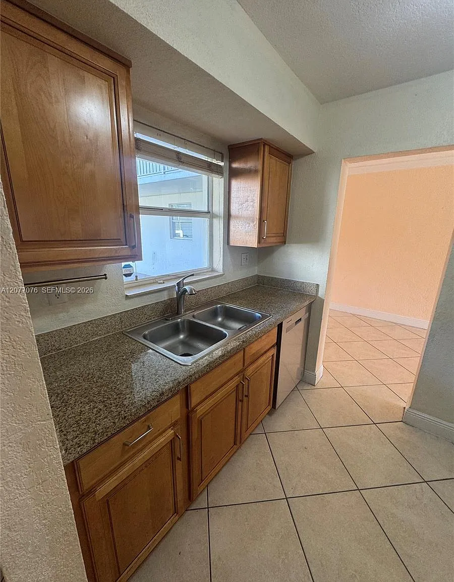 Gallowood Condo — Photo 4