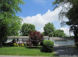 100 Richmond Dr, Fairview Heights, IL 62208