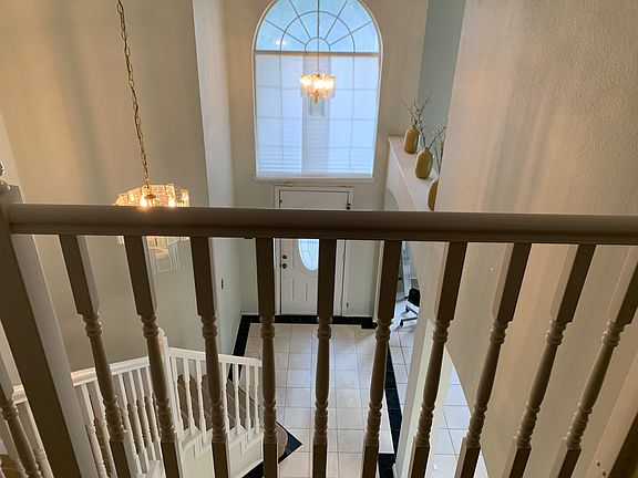 4th image of 1725 Blackstone Dr
