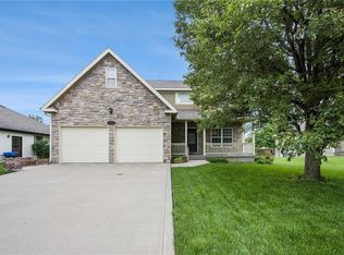 1905 160th St, Basehor, KS 66007