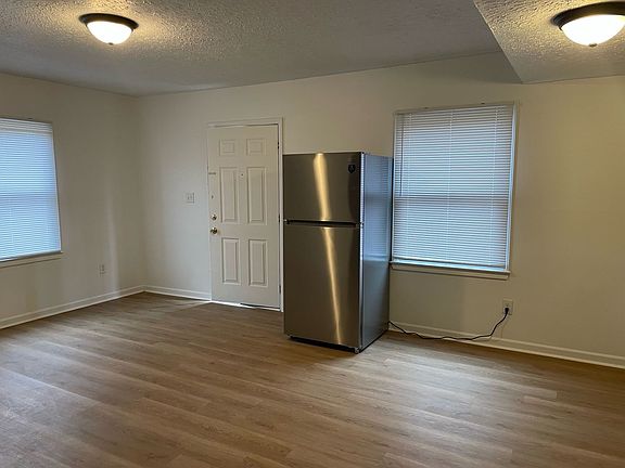 5th image of 233 Westover Dr APT 11