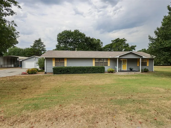2030 Castlerock Dr, Sulphur, OK 73086