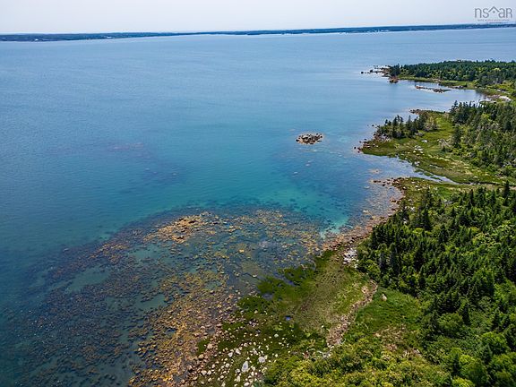 4th image of 21 Bear Point Rd