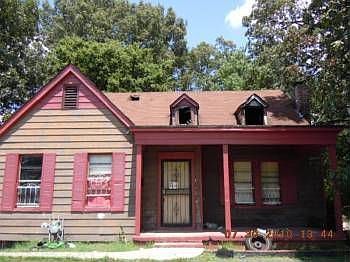 2nd image of 2392 Arlington Ave