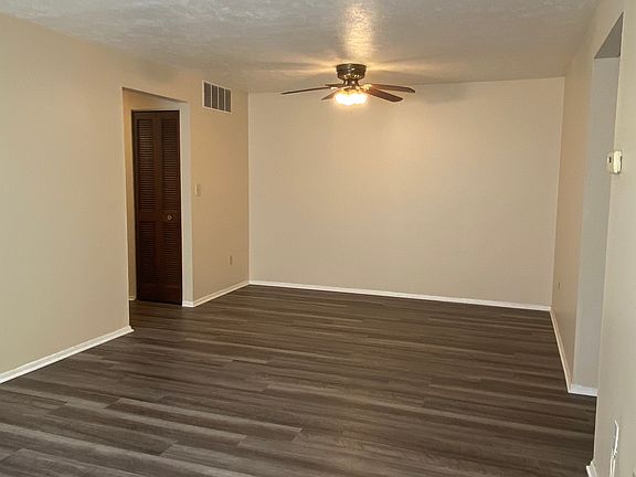 4th image of 24600 Euclid Ave APT 204
