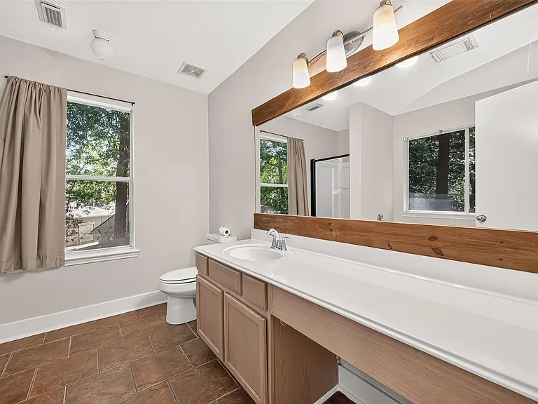 18174 Woodsdale Ct — Photo 28