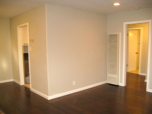 4th image of 3107 B St