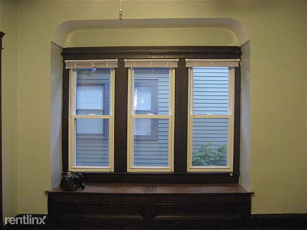 dining room window seat