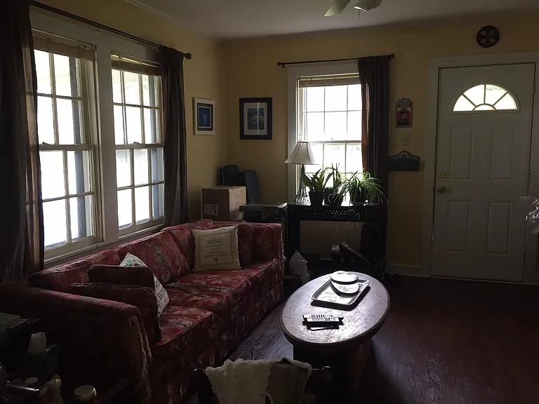 127 Louisa Blvd — Photo 1