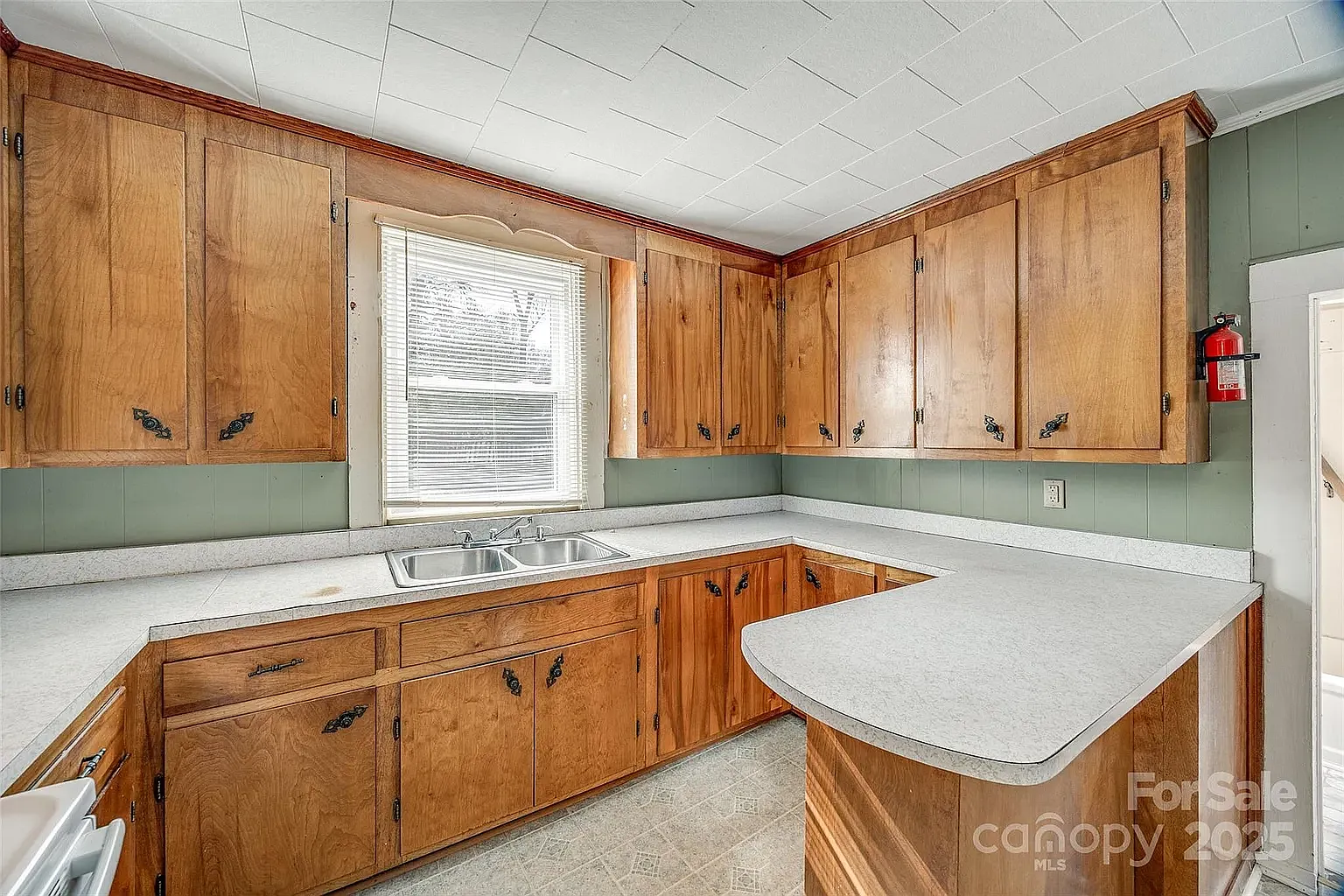 2 bed, 1058 sqft, $1,075 — Photo 2