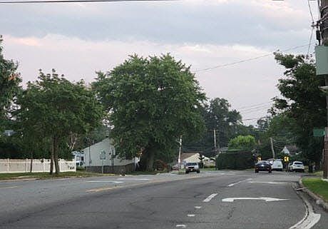 4th image of 78 Indian Head Rd