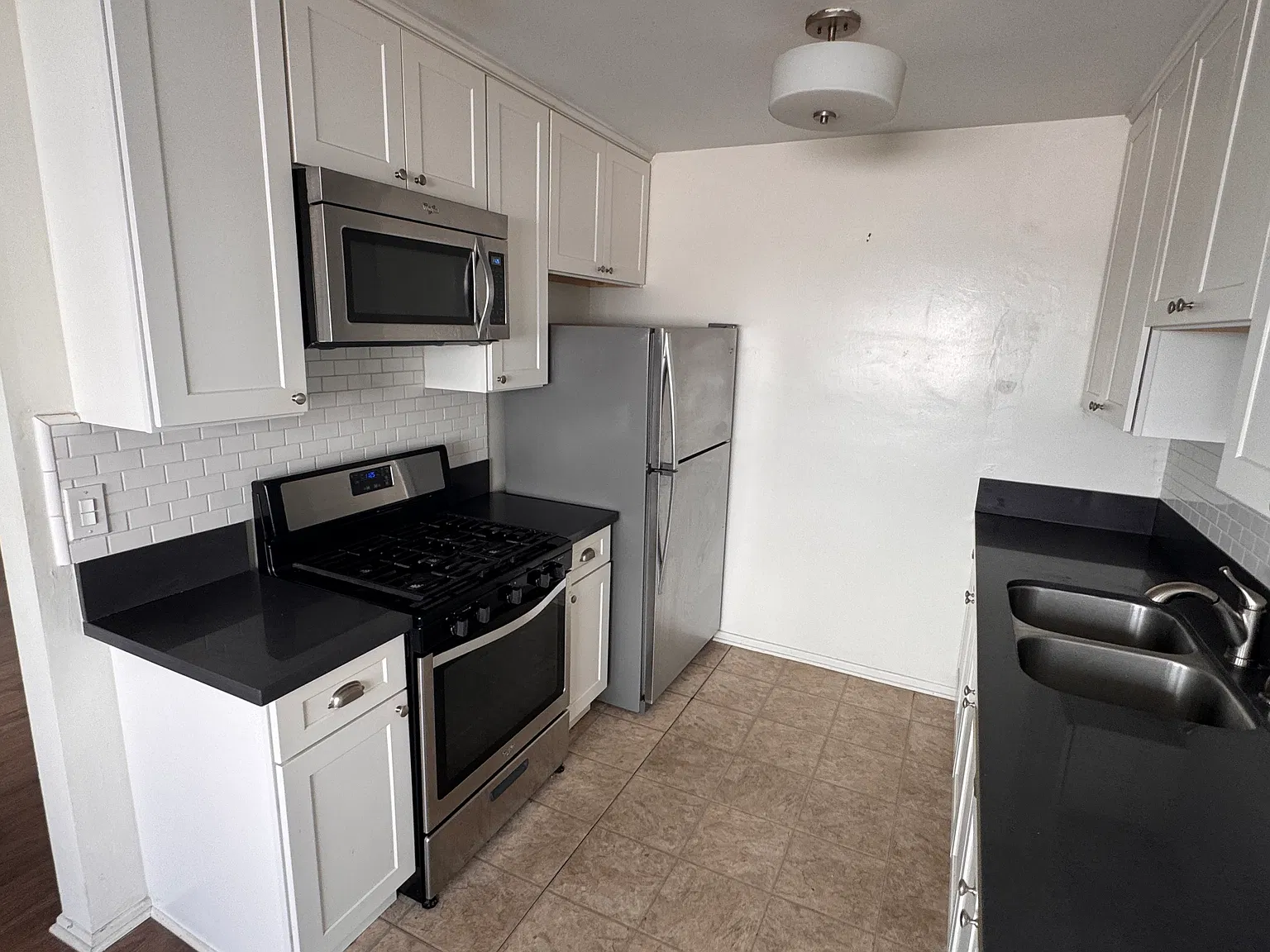 1 bed, 650 sqft, $2,495 — Photo 3