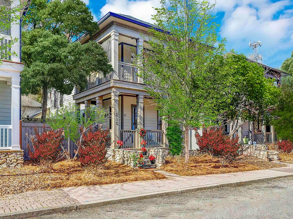 1st image of 215 Hawthorn St