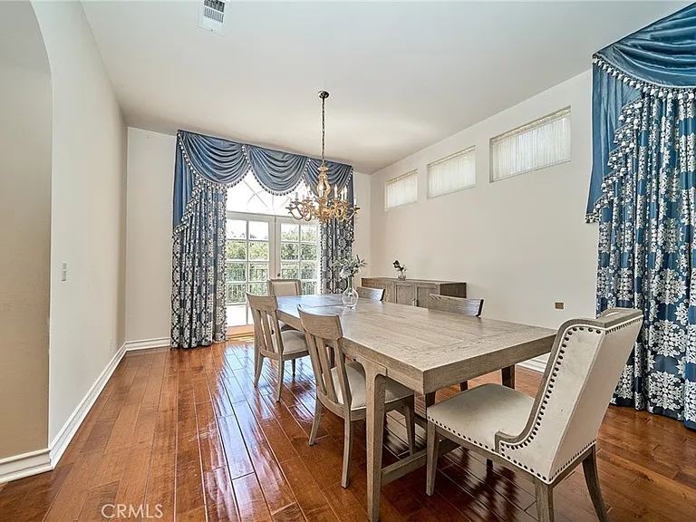 1089 Village Dr — Photo 6