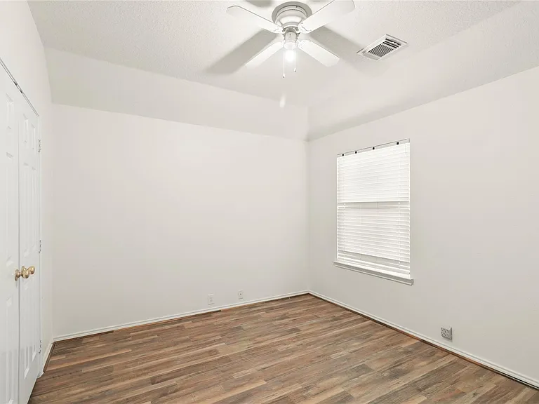 20510 Pioneer Bend Ct — Photo 15