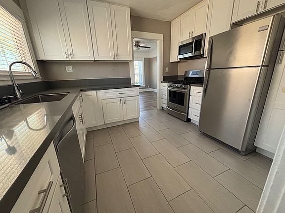2nd image of 3638 Bancroft St