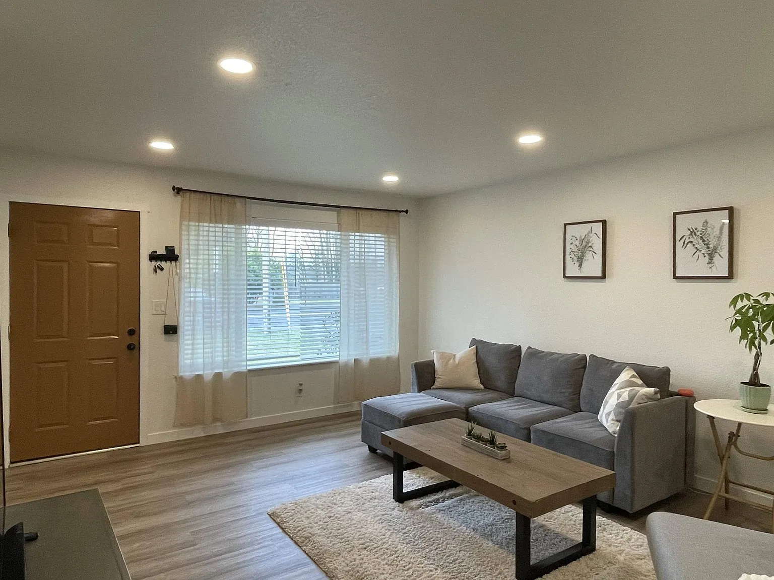 2 bed, 1020 sqft, $2,425 — Photo 3