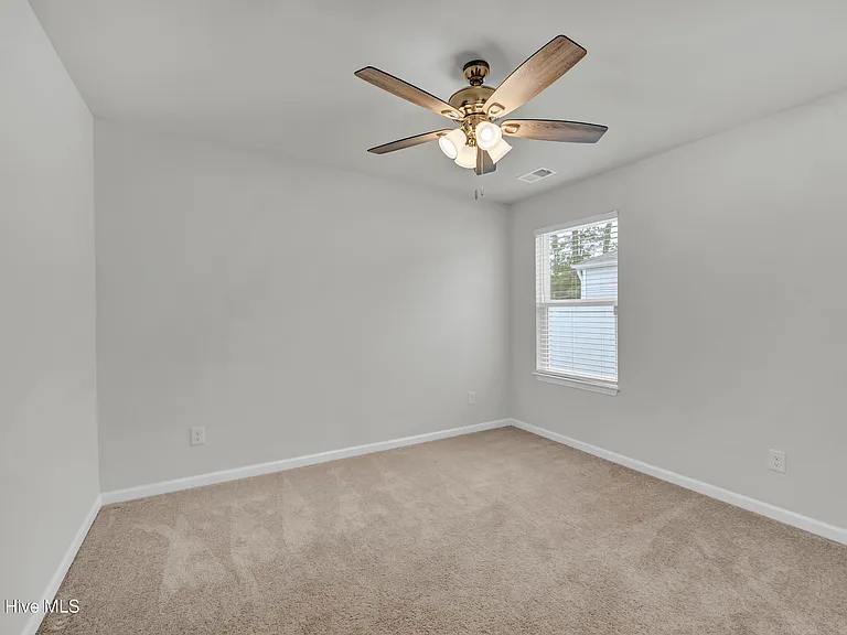 668 Buckeye Rd NE — Photo 15