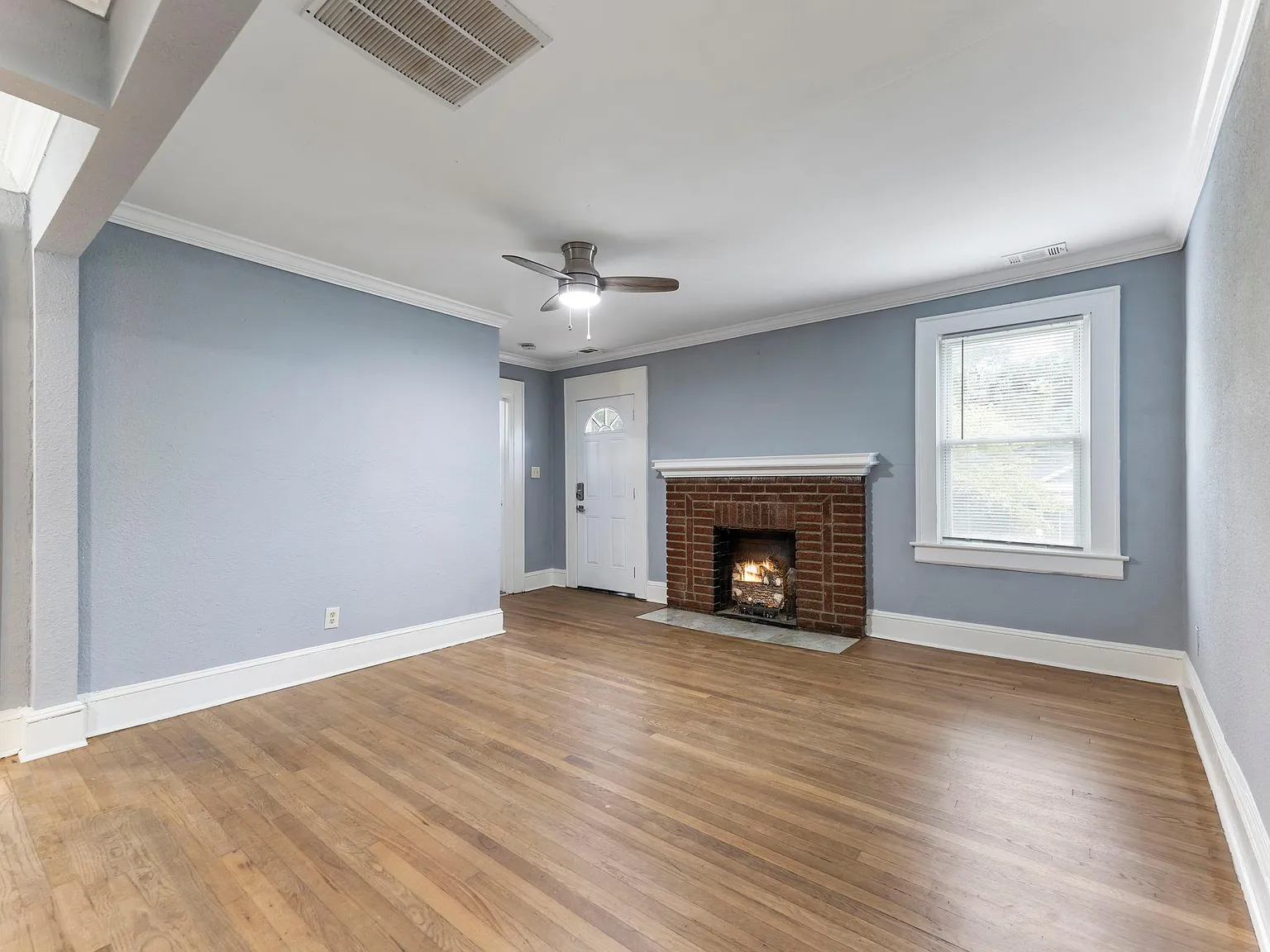 4 bed, 1900 sqft, $2,250 — Photo 4