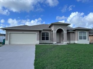 6025 NW Wolverine Rd, Port Saint Lucie, FL 34986