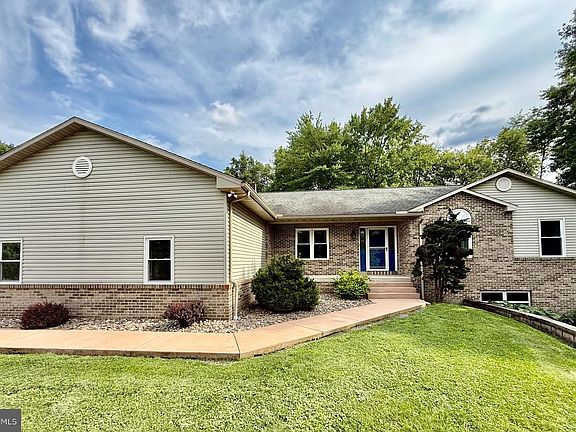 2nd image of 2 Trout Ln