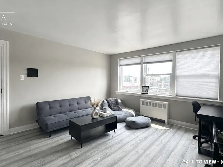 1007 Adelaide St N #10 — Photo 1