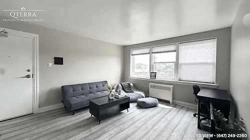 1007 Adelaide St N #10 Photo 1