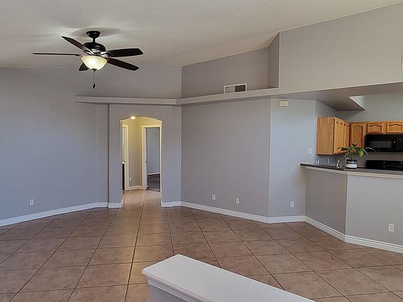 3rd image of 405 Valle Fertil Dr