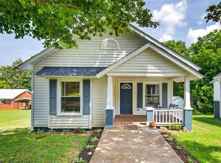 408 N 4th St, Mebane, NC 27302