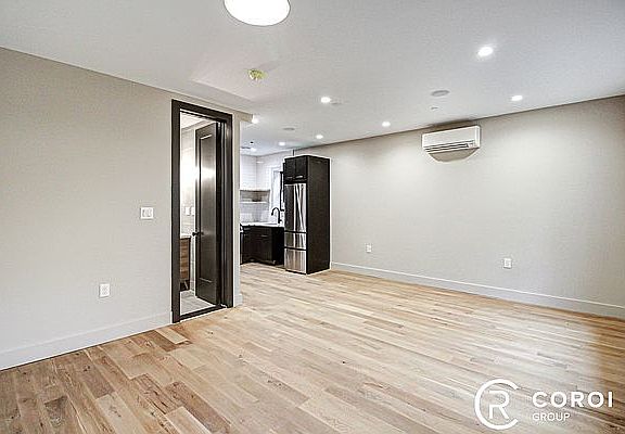 5th image of 175 Clarkson Ave #1