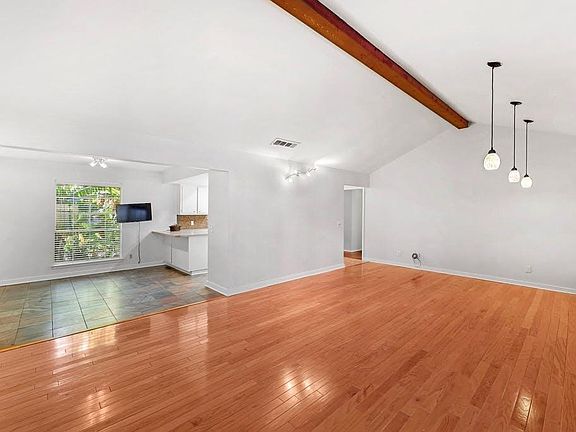 2nd image of 2406 Orleans Dr