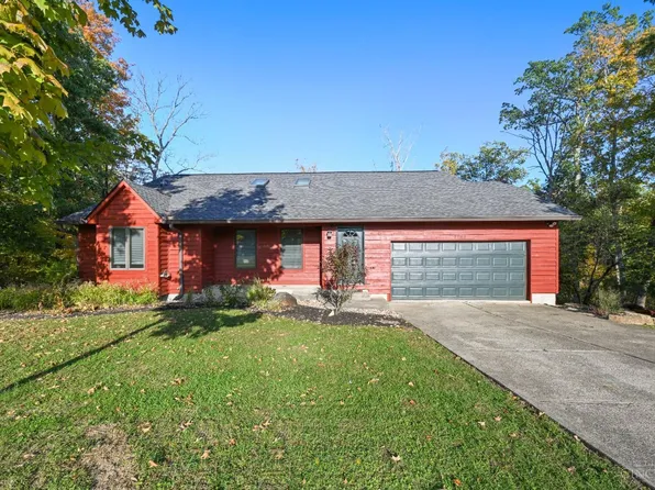 1062 Saint Moritz Ct, Lawrenceburg, IN 47025