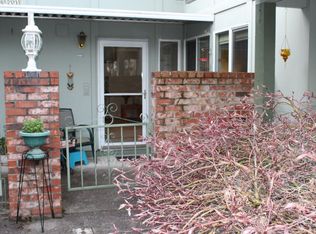 12831 SE Stark St #B6, Portland, OR 97233