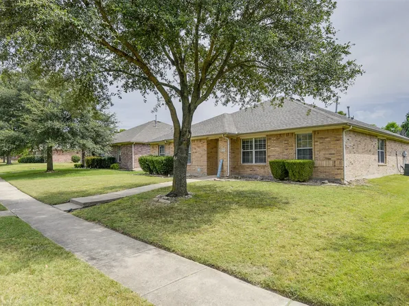 614 Rolling Meadows Dr, Lancaster, TX 75146