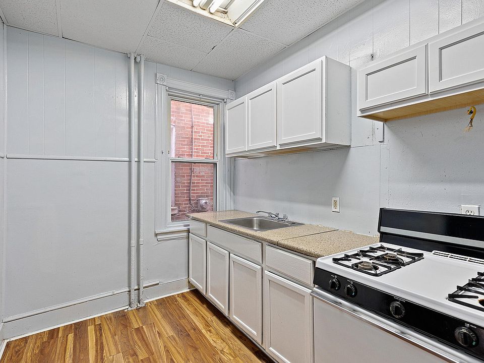 1st image of 209 N Broom St #1