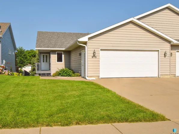 915 S Charlotte Ave, Sioux Falls, SD 57103