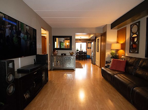 2nd image of 5620 S Narragansett Ave APT 2S