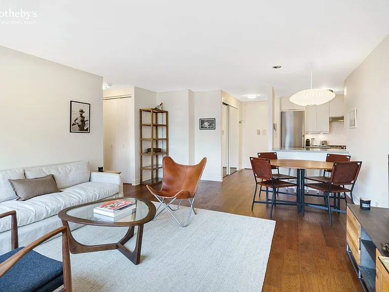 30 W 61st St #15B — Photo 3
