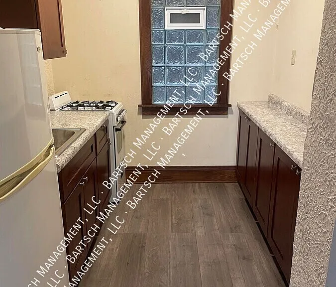 5324 W Beloit Rd #14 — Photo 2