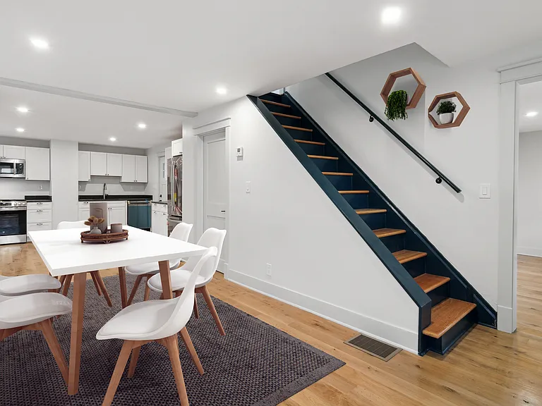 317 James St — Photo 4